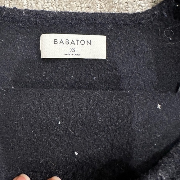 Aritzia Babaton Square Neck Crop Tank Size Extra
Small in Back Wool Fleece - Picture 3 of 5
